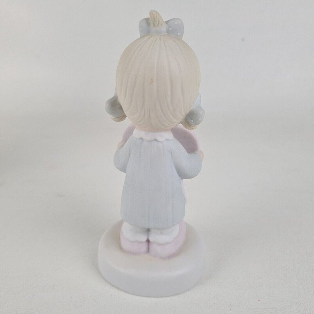 Precious Moments E-7154 Girl Holding Heart God Is Love Dear Valentine Retired - Picture 4 of 6